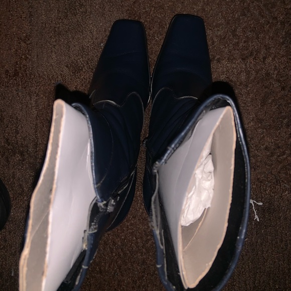 Boots - Picture 1 of 4